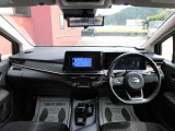 車の事をあまり詳しくない、女性やご年配の方にも親切&分かりやすいご説明を致します。もちろん運転免許を取って間もない初心者の方も大歓迎です。ご不明な点や分からない事は、お気軽に何でもお聞き下さい。