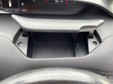 前席の収納スペースも十分ございます!常備しておきたいものを収納できるのは便利ですね!