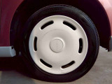 155/65R14ノーマルタイヤ装着車♪各種アルミホイールや、スタッドレスタイヤも取扱いしております。是非ご相談ください♪