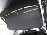 荷室を覆い保護してくれるカバーを装備!。プライバシー保護にも役立ちます。