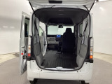 コンテナ型の室内空間はスペースをムダなく使い、たくさんの荷物を積む事が可能です。