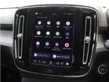 Google搭載のボルボなら、車内にいながら多彩なデジタルライフをお楽しみいただけます。Google Playから必要なアプリをダウンロードして、有意義な移動時間を楽しみましょう。