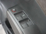 ◆パワーウィンドウスイッチ◆運転席から全席の窓の開閉操作を行うことが出来いつでも換気ができます!