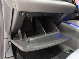 グローブボックス