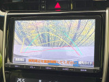 【バックカメラ】駐車時に後方がリアルタイム映像で確認できます。大型商業施設や立体駐車場での駐車時や、夜間のバック時に大活躍!運転スキルに関わらず、今や必須となった装備のひとつです!