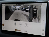【3Dサラウンドカメラ(360&deg;カメラ)】全方位の死角となる部分や発進時・駐車時・細い路地からの運転などカメラを通してモニターで確認することが可能です。