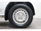 タイヤサイズは145R12です。