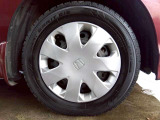 185/65R15スタッドレスタイヤ装着車♪各種アルミホイールや、ノーマルタイヤも取扱いしております。是非ご相談ください♪