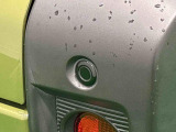 コーナーセンサーを車の前後に装備! 障害物の距離に応じて警告音を変えてお知らせします