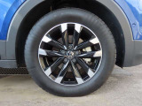 205/60R16インチ・アルミホイールになります。