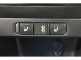 運転席と助手席には寒い日の肩や腰、冷えやすい下肢を温めてくれるシートヒーターが付いております!