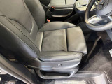 メルセデスのシートは、少し硬めに出来ておりますので、長時間の運転でも疲れにくく、安全にドライビングをお楽しみ頂けます