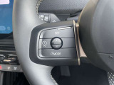 前車追従アクティブ・クルーズコントロール(ストップ&ゴー機能付)を搭載。ステアリング部のスイッチで操作が可能です。