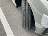 純正ホイールを装着しております。車両に関してのご質問は、スタッフまでお気軽にお問合せ下さい!TEL:0439-88-6662