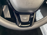 ステアリングヒーターを装備しており、寒い季節でもハンドルがすぐに温まり、快適に運転できます。