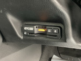 ETC2.0を搭載し、高速道路の料金決済をスムーズに行えるだけでなく、道路情報を活用した高度な運転支援サービスにも対応しています。