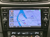 目的地設定やルート検索がスムーズに行える、使いやすいナビゲーションシステムを搭載しています。長距離ドライブも安心です。