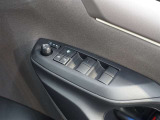パワーウインドウを装備しております!後席ウインドゥの閉め忘れも運転席で解決できます♪