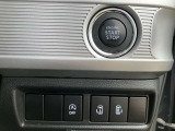 エンジンスタートはボタンを押すだけ!運転席にて両側電動スライドドアの開閉操作が出来ます!便利な機能です!