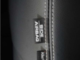 【サイドエアバッグ】サイドエアバッグで胸部へのダメージを低減します。