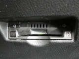 高速道路を賢く使うETC2.0装備です。高速道路とクルマが情報を連携して渋滞の迂回ルートや災害時の適切な誘導をしてくれたりします。