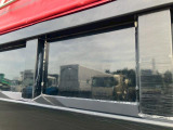 運転席側ボディーにキズ・サビがあります。