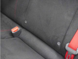 ◆ISOFIX◆シートベルトいらずでチャイルドシートと固定金具を連結するだけでガッチリ固定できます。