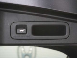 ◆パワーテールゲート◆キーや運転席のボタン、ハンズフリー機能など多彩なアクセスで自動開閉できます。