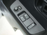 ◆パワーウィンドウスイッチ◆運転席から全席の窓の開閉操作を行うことが出来いつでも換気ができます!