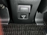 【アクセサリーコンセント】車内において、AC100Vで消費電力の合計が1500Wまでの電気製品を使用することができるシステムです!