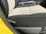 運転席シートに、しわがあります。