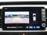 ★バックカメラ★初心者の方や運転に自信のない方でも安心して車庫入れができるリバース連動リアカメラが装着されています。狭い駐車場はもちろん、雨の日や夜間でもストレスなく運転していただけます。