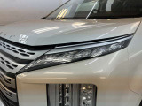 暗闇でも前方をくっきりと照らしてくれるライトです。夜の運転でも安心ですね。