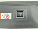 【パワーバックドア】ボタン一つでテールゲートが自動で開閉します。