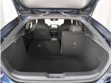 【シートアレンジ】多彩なシートアレンジができるので人を乗せたり荷物を載せたり自由自在。アナタ好みのシートアレンジをお楽しみ下さい。