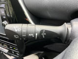 雨天時でもクリアな視界を確保。自動ワイパー機能も搭載し、運転負荷を軽減。天候に左右されず、安全運転をサポートします。
