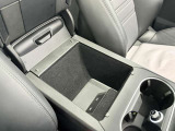 メーカーの厳格なトレーニングを受け、高度な専門知識と技術力を認められた「ポルシェ認定テクニシャン」が、ご納車前の最終整備から今後のアフターメンテナンスまで責任を持って担当いたします。