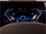 『運転』に対するBMWのこだわりはメーターパネルにも表れております。視野性の良いメーターパネルは疲労感の軽減と、運転の楽しさをもたらしてくれます。