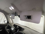 運転席・助手席にはバニティミラー付き♪身だしなみチェックできますよ(^^♪