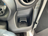運転席・助手席にドリンクホルダーが付いてとっても便利です。
