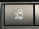 【パワースライドドア】スマートキーや運転席のスイッチでスライドドアの開閉が可能♪電動だから力を入れてドアを開ける必要が無く、小さいお子様でも、重い荷物を持っている時もラクに開け閉めできます♪