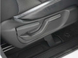 ◆シートハイトアジャスター◆運転席を上下に高さ調節ができます!運転ポジションを体格に合わせてシート調整できます。