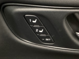 ドライビングポジションシステムは、スマートキーで解錠して運転席のドアを開けると、運転席のシートポジションを自動で調節。Hondaスマートキーと連動し、2パターンのポジションを記憶させられます。