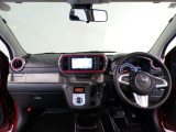 【ルームクリーニング】せっかく乗るならピカピカの車がいいですよね!当店は、他社では省きがちな細部に至るまで、徹底した清掃を行っております。