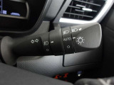 オートライト機能装備です!車外の明るさに応じて、自動的にライトの点灯・消灯をしてくれます♪