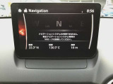 ナビゲーションは付いておりません。別途純正ナビSDカードをお買い求め下さい。