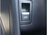Audi正規ディーラーが高品質をお約束。高度な訓練・教育を受けたAudi専任メカニックが、100項目にもおよぶ精密な点検を実施。すべてクリアしたAudi車だけ、あなたのお手元に届けられるのです