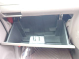 グローブボックスです!車検証入ります!