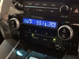 左右独立温度コントロールフルオートエアコンです。運転席、助手席それぞれで独立して温度設定ができます。冷え性の方が乗っても安心ですね♪