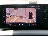 バック駐車する際に便利なバックカメラを搭載しています。360度確認でき、障害物はもちろんのこと、子供が突然出てきても確認できる便利な機能です。